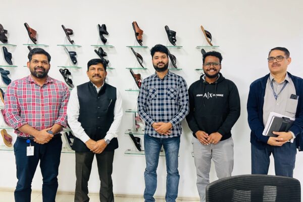 Col. Pankaj Kumar Sinha, Secretary of FDDI, along with his team, visited Walkaroo International and BFDS, Footwear Cluster, Bahadurgarh. The purpose of the visit was to discuss and explore initiatives for non-leather training and the development of non-leather industries. During the visit, Sh. Abhay Jain Ji also deliberated on the topics of non-leather training, knitting, and testing, highlighting critical aspects for industry growth.